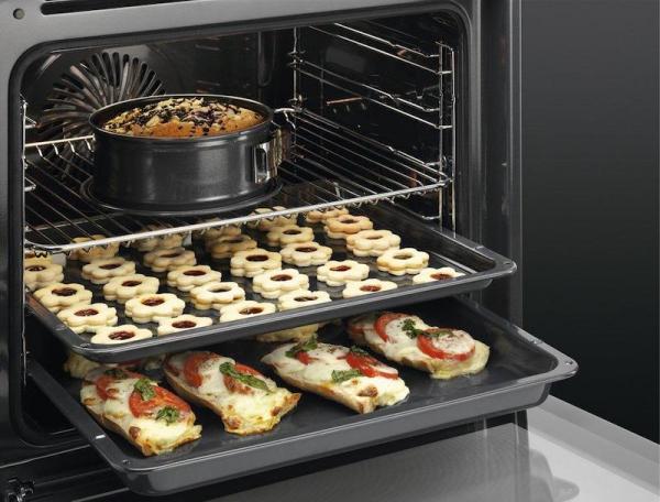 AEG BES25101LM SteamBake Single Oven