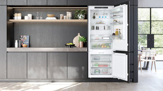 Siemens KB96NADD1 Integrated 70cm Wide Frost Free Fridge Freezer