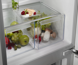 AEG NSC7N18ZES Integrated 70/30 Frost Free Fridge Freezer
